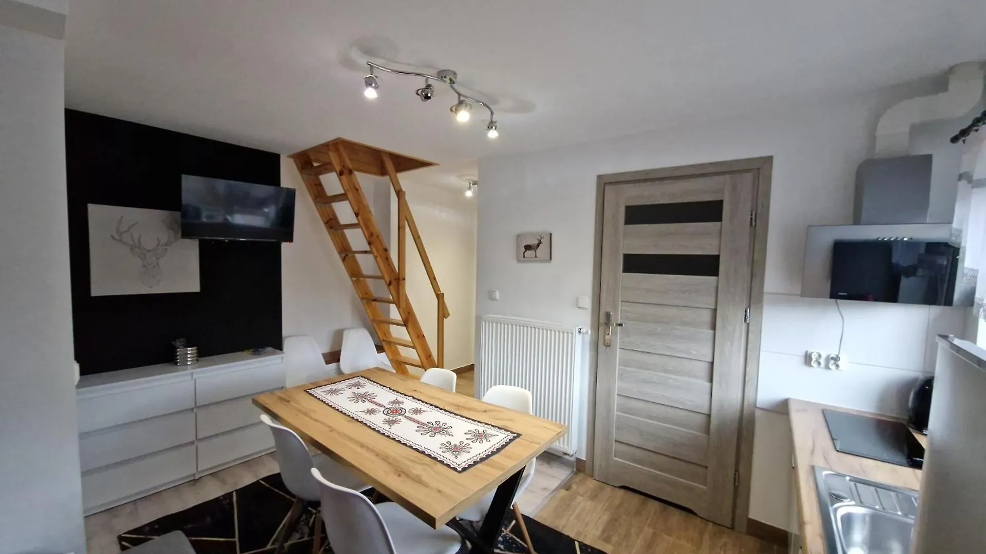 Studia I Apartamenty Wierchy Zakopane contacts